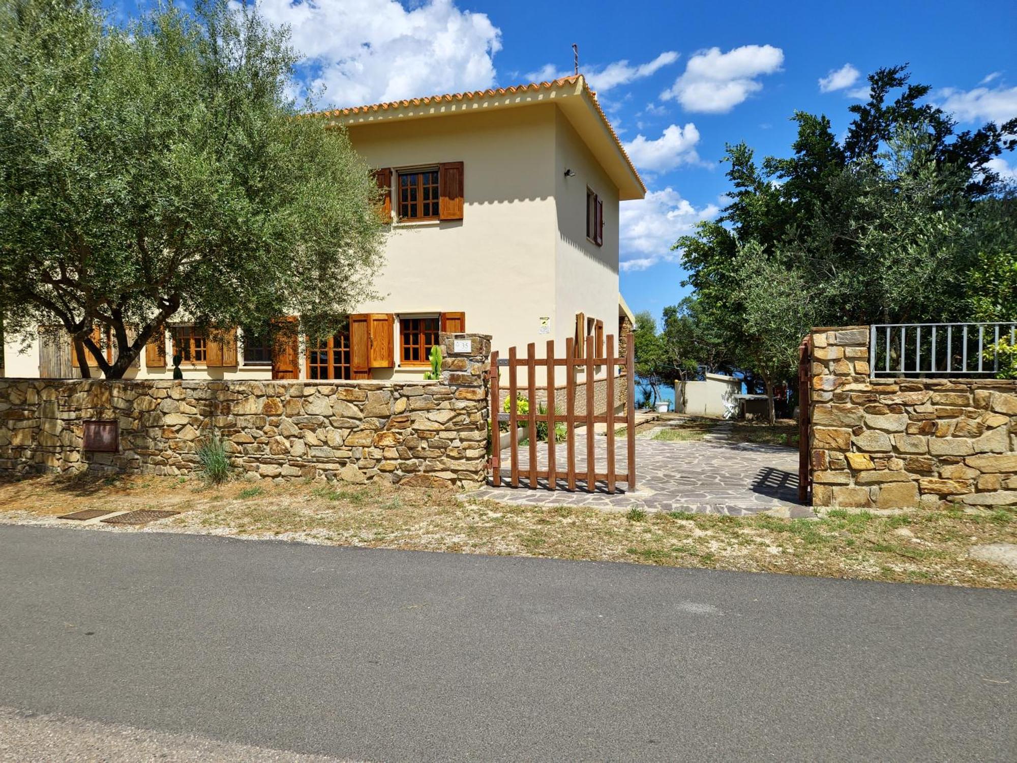 Villa Papiyon - Accesso Privato Alla Spiaggia Cala Liberotto Eksteriør billede